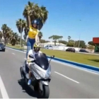 La Guardia Civil investiga a una pareja por ir en moto de forma temeraria y colgar los vídeos en la red.