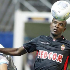 Abidal, en un partido con el Mónaco.