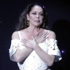 La cantante Isabel Pantoja, en el concierto ofrecido en noviembre del 2016 en el Teatro Real de Aranjuez, donde presentó su nuevo disco 'Hasta que se apague el sol'.