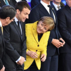 El presidente de Chipre, Nicos Anastasiades (izquierda), el francés, Emmanuel Macron, y la cancillera alemana, Angela Merkel, en la cumbre europea de Bruselas.