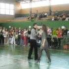 El polideportivo se convirtió en pasarela de moda.