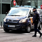 El furgón policial con los detenidos llega al Tribunal Supremo.