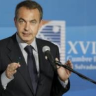 Zapatero, durante la rueda de prensa de ayer en el Centro Internacional de Ferias y Convenciones