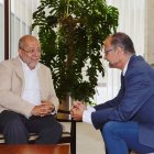 Francisco Igea y Luis Fuentes en el despacho de las Cortes. NACHO GALLEGO