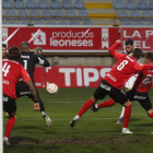 La Cultural sumó ante el San Fernando su cuarta jornada seguida en positivo. Un triunfo que acerca a los leoneses a la zona de play off. FERNANDO OTERO