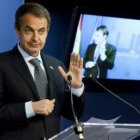 Zapatero compareció de madrugada tras concluir la cumbre europea en Bruselas.