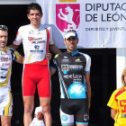 Benito (c) en lo alto del podio junto a Robles (i) y Cavero (d).