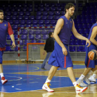 Marc y Pau Gasol se ejercitaron ayer junto al resto de la plantilla del Regal Barcelona.