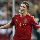 Fernando Torres celebra uno de los dos goles que anotó ante Irlanda.