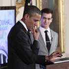 El jefe de Twitter, Jack Dorsey, con Barack Obama, cuando abrió su cuenta en la plataforma, en el 2011.