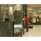 Imagen de funcionarios trabajando en la sede central del servicio de Recaudación.