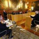 La corporación provincial modificó ayer la convocatoria que aprobó el jueves.