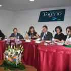 Hernáiz (centro), junto a otros asistentes a las jornadas.