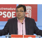Guillermo Fernández Vara, durante una rueda de prensa.