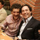 Imagen de archivo de Pipi Estrada con el árbitro leonés Rafa Guerrero.