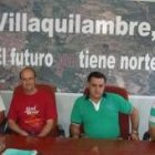 El alcalde, junto a los miembros de la junta de Castrillino