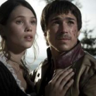 La actriz francesa Astrid Berges-Frisbey y el español Juan José Ballesta, en una escena de -˜Bruc. E