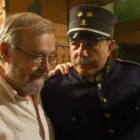 El director José Luis García Sánchez junto al actor Juan Luis Galiardo durante el rodaje