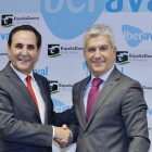 José Rolando Álvarez y Carlos Ranera, ayer, en la firma.