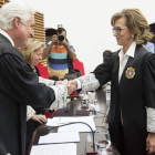 Lourdes Rodríguez recibe la felicitación del presidente del TSJ, José Luis Concepción.
