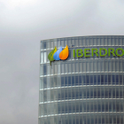 Iberdrola ofrece ahora también el Plan Estable 100, por el que se puede contratar a precio fijo por 5 años energía renovable certificada. IBERDROLA