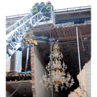 Rescatan en Ferrara una lámpara donada a Mussolini.