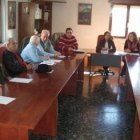 Los miembros del Consejo de los Mayores se reunieron con la concejala de Bienestar Social