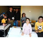 Los niños ingresados en el Hospital agradecieron la visita de los jugadores de la Cultural.