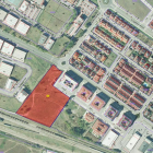 Vista aérea de la parcela en la que se construirán las viviendas en la calle Andrés Viloria de Ponferrada. DL