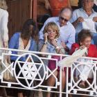Esperanza Aguirre, en una corrida de toros tras el accidente, con Rodrigo Rato.