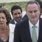 El presidente valenciano, Alberto Fabra, y la alcaldesa Rita Barberá, en un acto reciente del partido.
