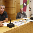 El director de Diario de León, Joaquín S. Torné presentó a Jorge Juan Peña, presidente de Proyecto Hombre Bierzo-León. RAMIRO