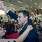 Sánchez, aclamado en un acto público en el Pabellón de Usos Múltiples.
