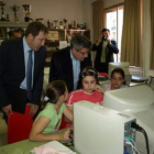 El alcalde de León con los niños del colegio San Claudio
