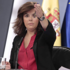 Soraya Sáenz de Santamaría ayer, en la rueda de prensa tras el Consejo de Ministros.