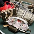 Los bolsos de imitación de marcas caras retirados del rastro dominical sumaron 140 el pasado año