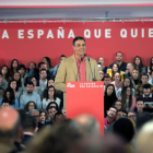 El secretario general del PSOE, Pedro Sánchez, interviene en un acto de partido en Jaén. J. M. PEDROSA