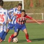 Ángelo y Diego pelean por un balón en el transcurso del partido del pasado sábado en Bembibre