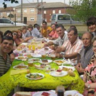 Los vecinos de San Martín del Camino disfrutaron de la tradicional paellada.