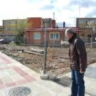 Manuel Rubial visitó el entorno del colegio Gadañón, donde se desarrollan obras de urbanización