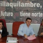 Pilar Reguero, García Bayón y Carmen González, en la firma del convenio