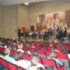 Los escolares llenaron el salón de actos.