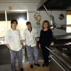 Eva Vega, Gloria Vega y Luci Álvarez, propietarias del Hostal Restaurante Moderno.