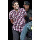 El líder de Ekin, Eneko Compains, tras ser detenido.