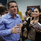 Juan González atiende a los medios de comunicación en la ciudad de San José.