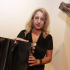 La artista Charo Carrera inauguró ayer su exposición en la Fundación Vela Zanetti.