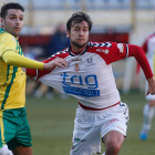 Álvaro Tejedor, a la derecha, apunta a jugar en la posición de lateral diestro ante el Somozas.