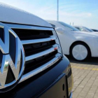 Vehículos de Volkswagen listos para embarcar en el puerto alemán de Bremerhaven.