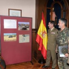 Varios cargos militares asistieron a la inauguración de la exposición de fotografías.