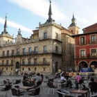 La Plaza Mayor de León adquiere verano tras verano un gran protagonismo por su numerosas terrazas.